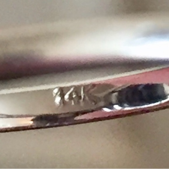 3.5 carat London Blue Topaz w/diamond halo 14 kt white gold ring- size 6 - Picture 8 of 9